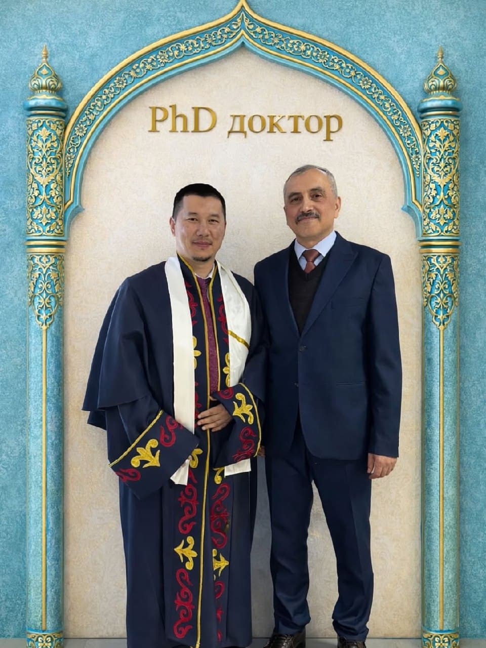 Ташматов Султанбек, КИУнун Теология кафедрасынын башчысы, бүгүн Кыргыз-Түрк «Манас» университетинде PhD докторлук диссертациясын ийгиликтүү жактады